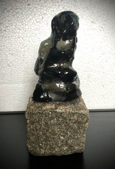Rakuskulptur- glasur grøn og sort 